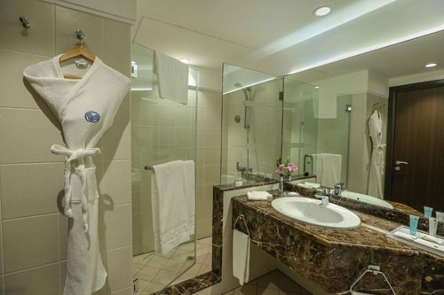 Guest Room Near National Cinema By Luxury Booking 3 Luxury Bookings