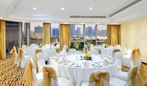 Deluxe Two Bedroom Apartment Near Al Majaaz Park 15 Luxury Bookings