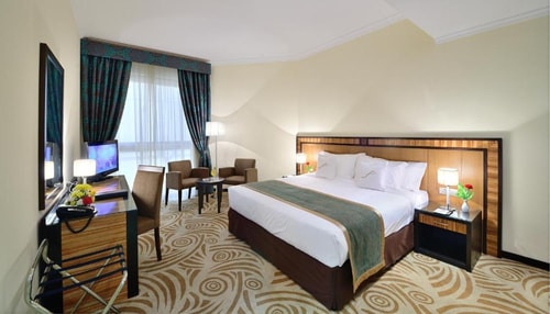 Deluxe Two Bedroom Apartment Near Al Majaaz Park 7 Luxury Bookings