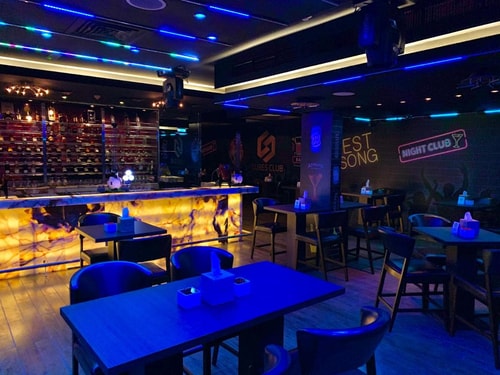 Royal Suite With Pool Near to Delma Park 3 Luxury Bookings