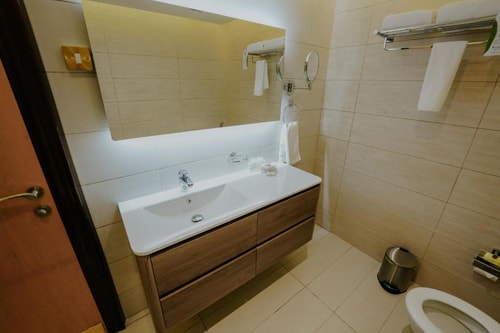 Royal Suite With Pool Near to Delma Park 15 Luxury Bookings