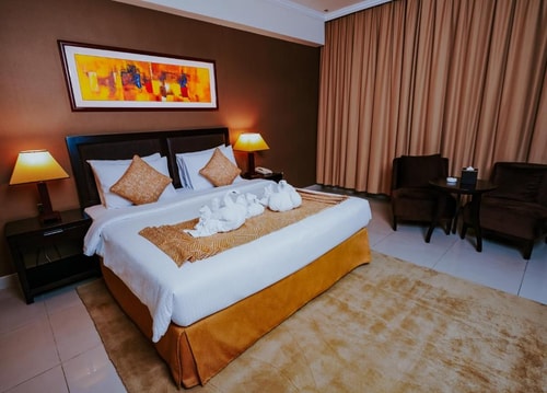 Executive Suite Room Near to Delma Park 0 Luxury Bookings