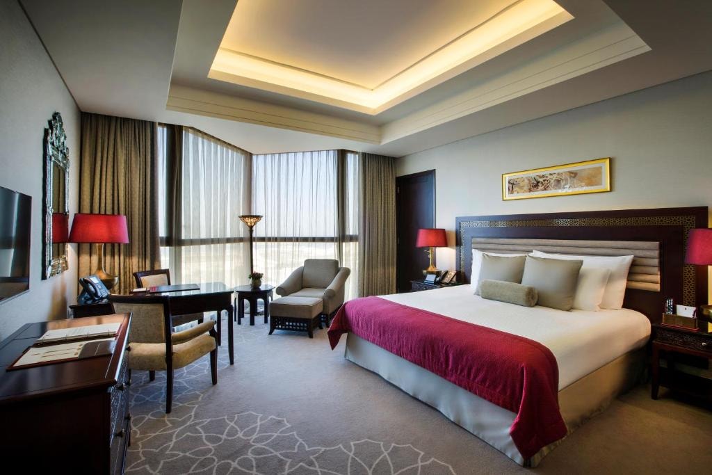 Superior Room Near Stop and Pick Hypermarket Luxury Bookings
