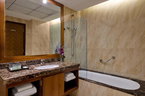 Studio Apartment Near Carrefour Supermarket 5 Luxury Bookings