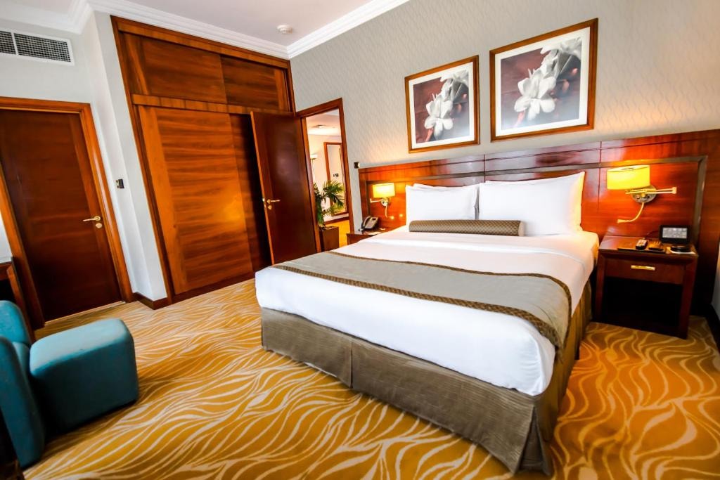 One Bedroom Suite Near Sheikh Hazza Mosque Park Luxury Bookings