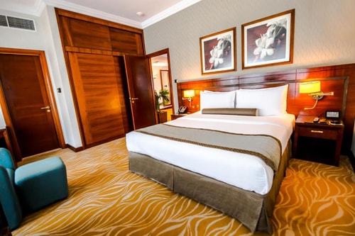 One Bedroom Suite Near Sheikh Hazza Mosque Park 0 Luxury Bookings