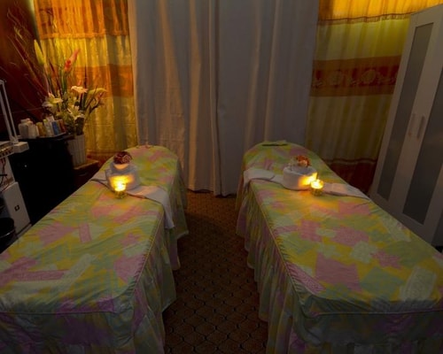 Studio Apartment Walk From Gardens Metro Station 13 Luxury Bookings