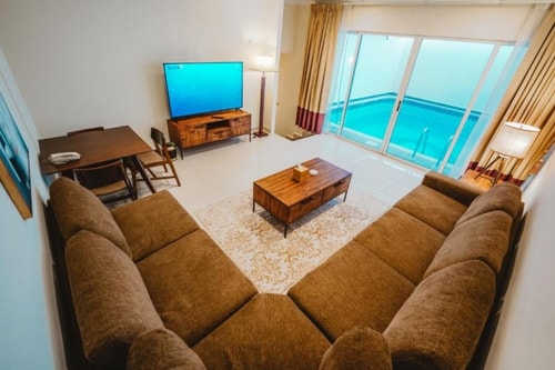 Royal Suite With Pool Near to Delma Park 2 Luxury Bookings