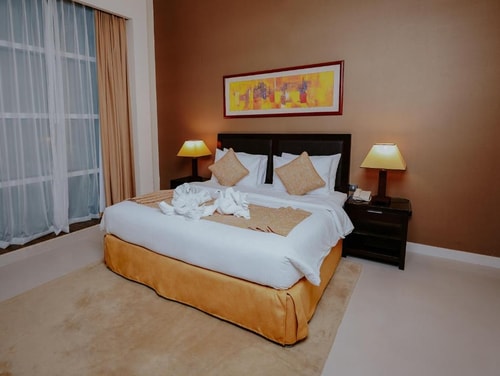 Deluxe King Room Near to Delma Park Luxury Bookings
