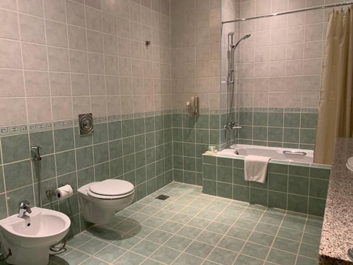 Deluxe King Room Near to Delma Park 7 Luxury Bookings