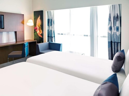 King Room Near Workshop Café By Luxury Bookings 2 Luxury Bookings