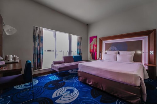 King Room Near Workshop Café By Luxury Bookings 3 Luxury Bookings