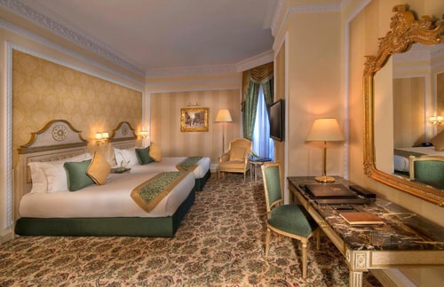 FAMILY JUNIOR SUITE NEAR ABUDHABI COPERATIVE SOCIETY 2 Luxury Bookings