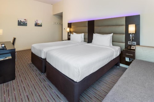 Standard Room Near Ibn BAtuta Mall AB 1 Luxury Bookings