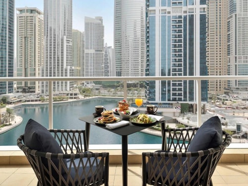 Superior Room Near DMCC Metro Station 9 Luxury Bookings