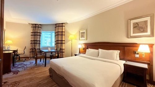 Superior King Or Twin Room Near To Al Riqqa Metro 3 Luxury Bookings