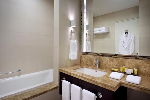 Luxury 3 Bedroom Apartment Walk from Al Wahda Mall 5 Luxury Bookings