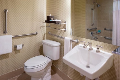 Double Room Near Greater Greens point HOU 4 Luxury Bookings