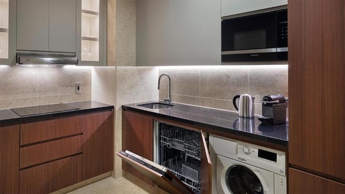 One Bedroom Residential Suite Near WTC Metro 5 Luxury Bookings