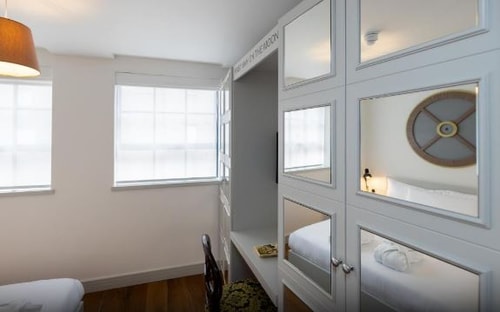 Superior Double Room Near Rectory Gardens LON 7 Luxury Bookings