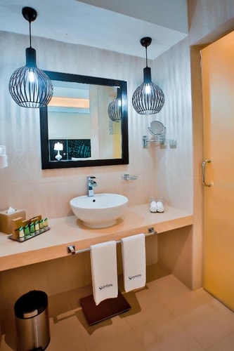 Superior Room Near Mall Of Emirates 7 Luxury Bookings