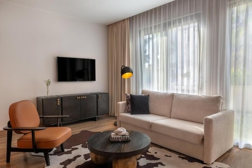 King Studio Suite Near To Civic Square Park Ab 2 Luxury Bookings