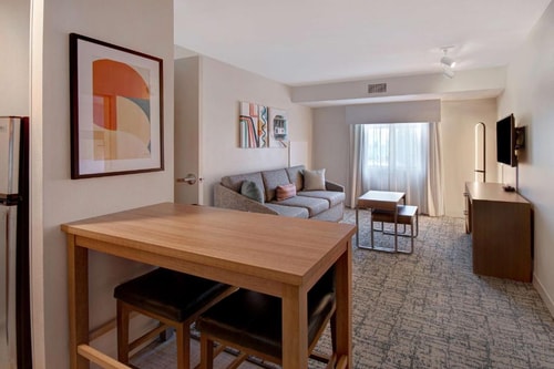 1 Bedroom King Suite Near Kezar Life Sciences SAN 4 Luxury Bookings