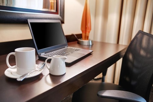 Standard King Room Near Language Transition HOU 3 Luxury Bookings