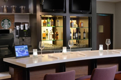 King Room Near 100 Acre Wood Preserve HOU 15 Luxury Bookings