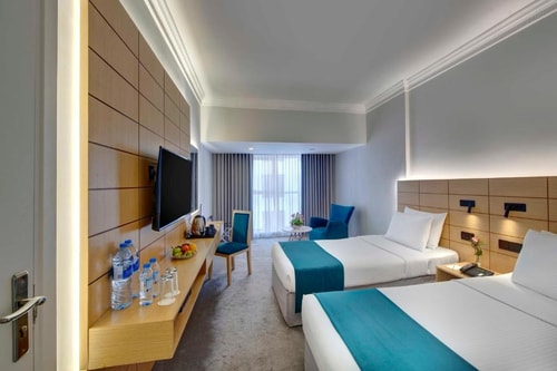 Deluxe Room Near Ghurair City 1 Bus Station 2 Luxury Bookings