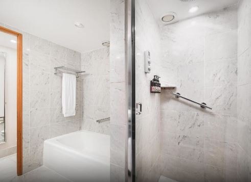 Chelsea King Suite Near Emex Software LON 8 Luxury Bookings