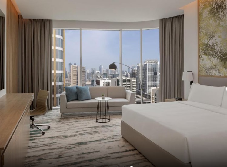 Premium King Room Near Safeer Tower 2 Dubai Luxury Bookings