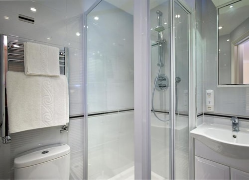 Standard Double Room Near The Chiswick Cinema LON 5 Luxury Bookings