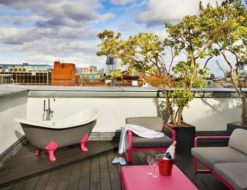 Deluxe Queen Room Near CitySport LON 12 Luxury Bookings