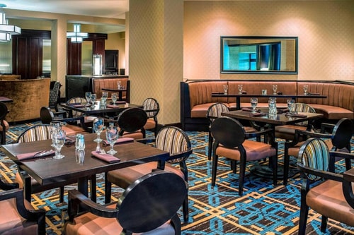 King Room Near Nativity Pilgrimage HOU 8 Luxury Bookings