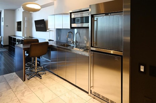 Studio Room Near Brenden Theatres LAS 3 Luxury Bookings