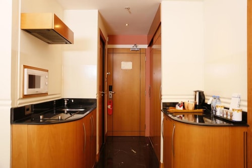 Deluxe King Room Near Port Saeed Plaza Dubai 4 Luxury Bookings