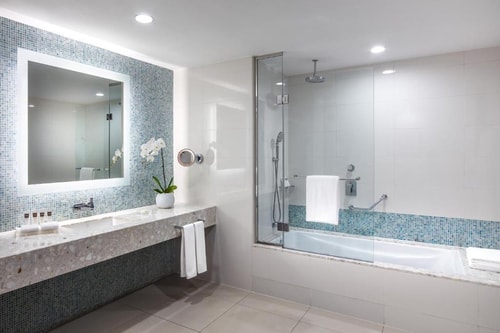 One Bedroom Apartment near Al Ghurair Center 2 Luxury Bookings