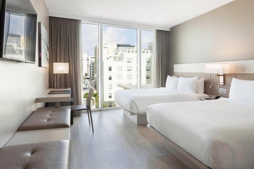 Queen Room Near  Starbucks MIA Luxury Bookings