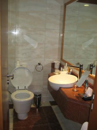 Classic King Or Twin Room Near Park Multaqa Al Ain 7 Luxury Bookings