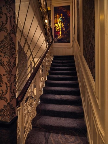 Standard Room Near East Lawn LON 6 Luxury Bookings