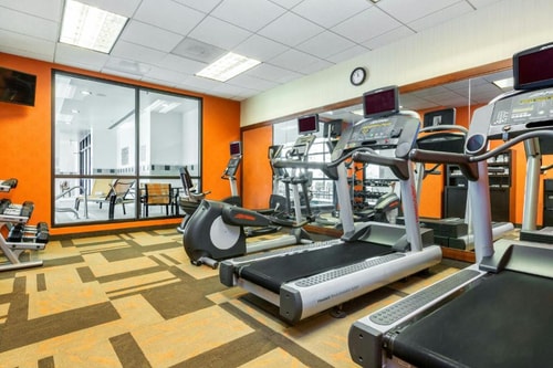 King Room Near Museum of Illusions Houston HOU 5 Luxury Bookings