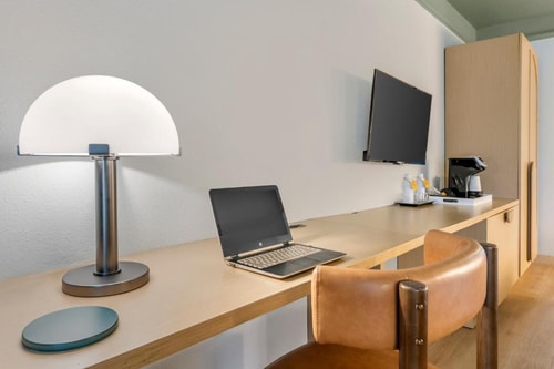 Standard King Room Near Buck Lake ORL 4 Luxury Bookings