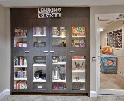 Studio Queen Suit Near Brief Therapy Institute DAL 10 Luxury Bookings