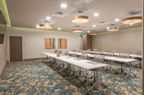 King Room Near Chipotle Mexican Grill DAL 6 Luxury Bookings