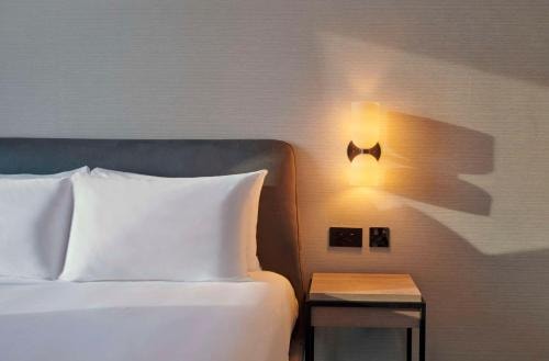 King Studio Near Glasshouse Gardens LON 4 Luxury Bookings