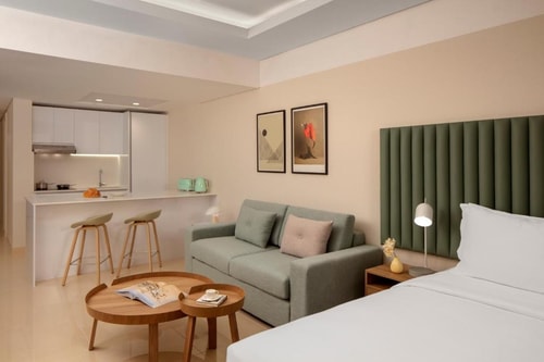 Studio Suite Near Dubai Jewel Tower Luxury Bookings