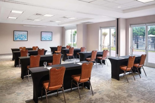 King Room Near US Treasury Department HOU 11 Luxury Bookings