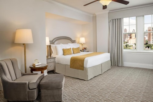 Classic King Room Near Turtle Creek Park DAL 1 Luxury Bookings