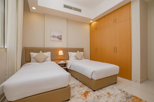 One Bedroom Apartment Near National Supermarket 3 Luxury Bookings